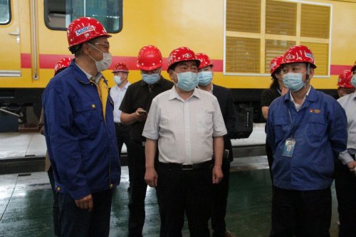 襄阳市副市长李德璋一行莅临时瑞达重工开展工业企业调研工作